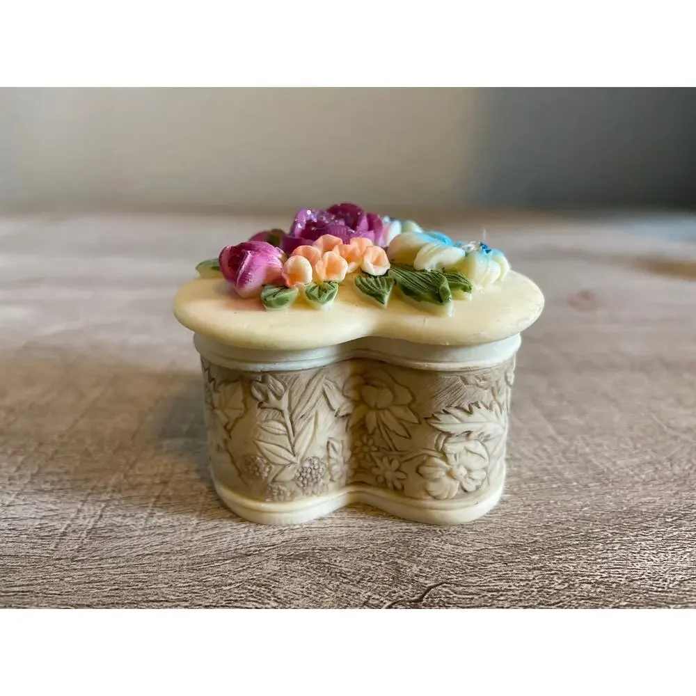 Resin Heart Shaped Floral Trinket Box / Miniature Jewelry Box with 3D Flowers